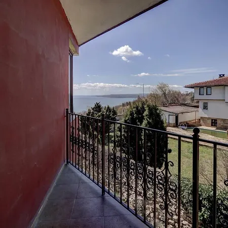 Ellinis - Sea View And Free Parking מלון 3*