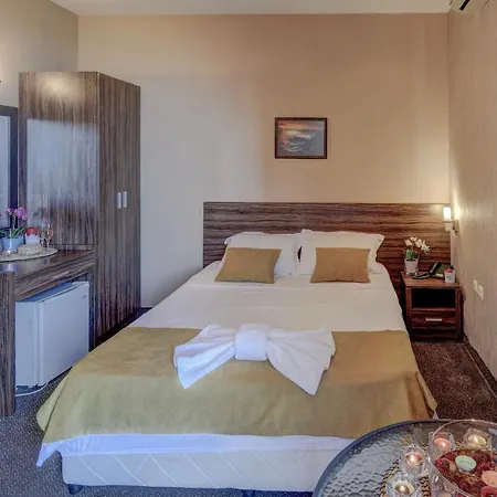 Ellinis - Sea View And Free Parking فندق