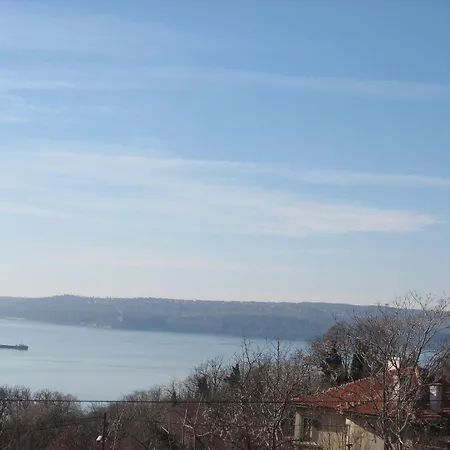 Ellinis - Sea View And Free Parking Szálloda 3*