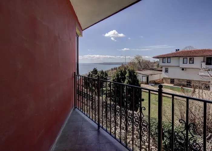 Ellinis - Sea View And Free Parking Hotell 3*