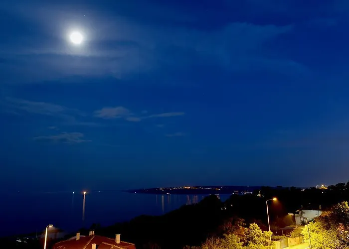 Ellinis - Sea View And Free Parking 3*