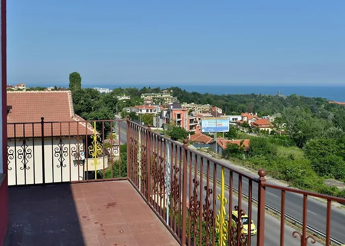 Ellinis - Sea View And Free Parking 3*